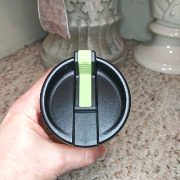 Starbucks 2007 Kids Green & Floral Print Insulated Plastic Travel Mug - Picture 5 of 10